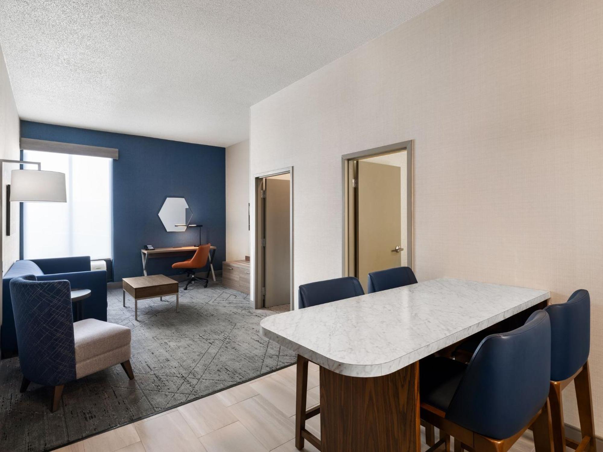 Holiday Inn Express Meadville Bagian luar foto