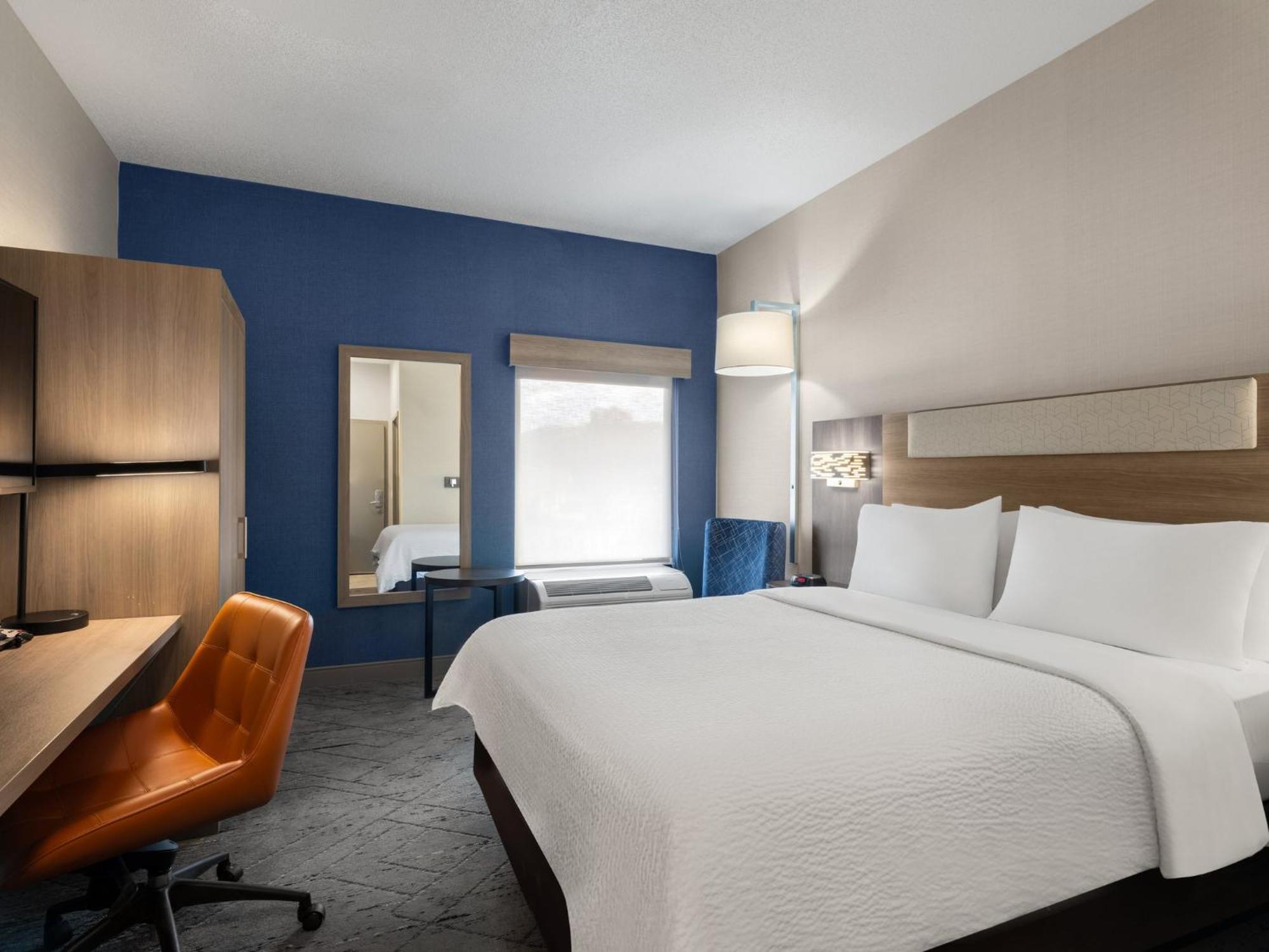 Holiday Inn Express Meadville Bagian luar foto